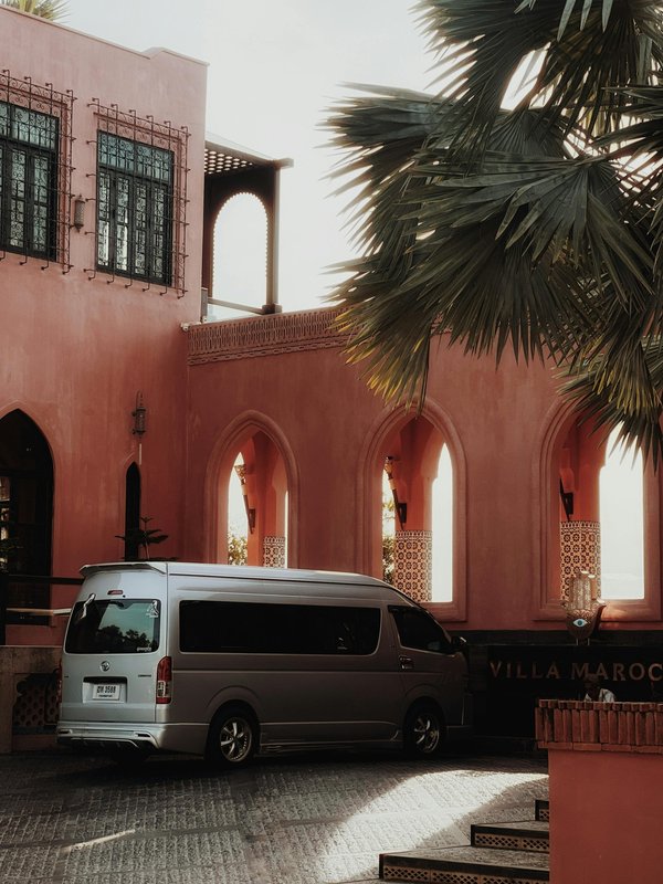 Louez un minibus 9 places : voyagez à votre rythme !